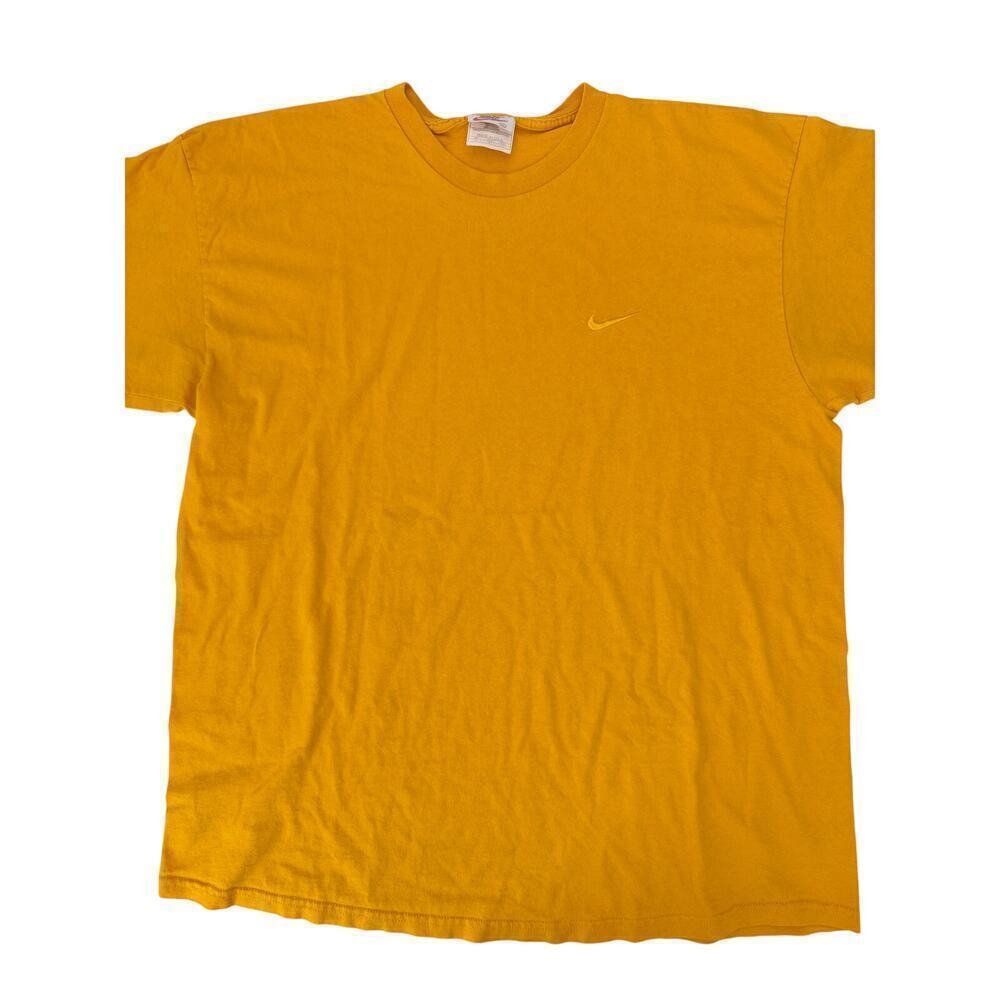 Vitnage nike yellow embroidered graphic tee - size xlarge
